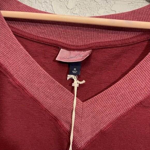 Universal Thread Lightweight LongSleeve Top - Picture 4 of 7